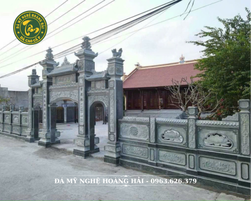 NHÀ THỜ ĐÁ